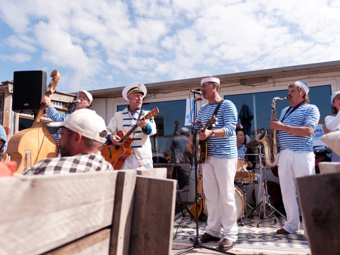 De Virtuoze matrozen bij West aan Zee