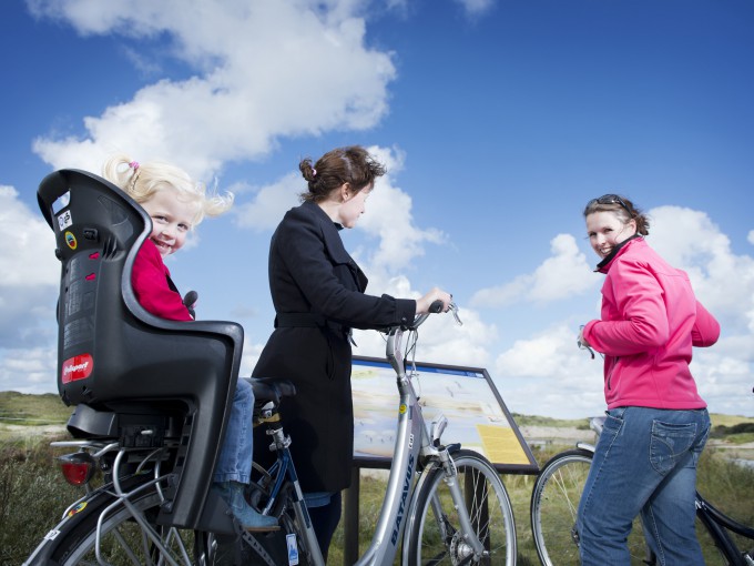 Fietsers met kind